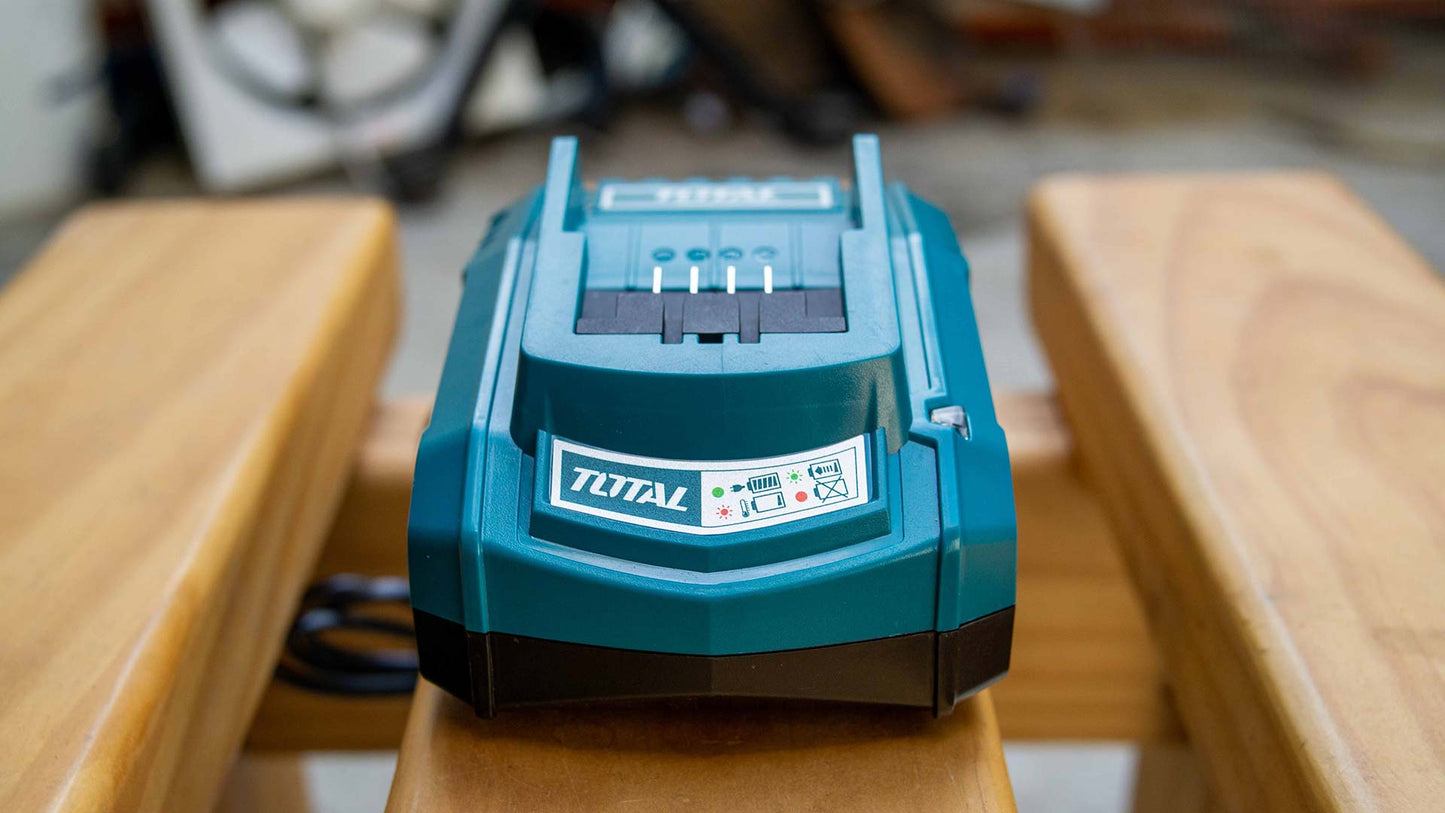 TOTAL | Chargeur intelligent rapide