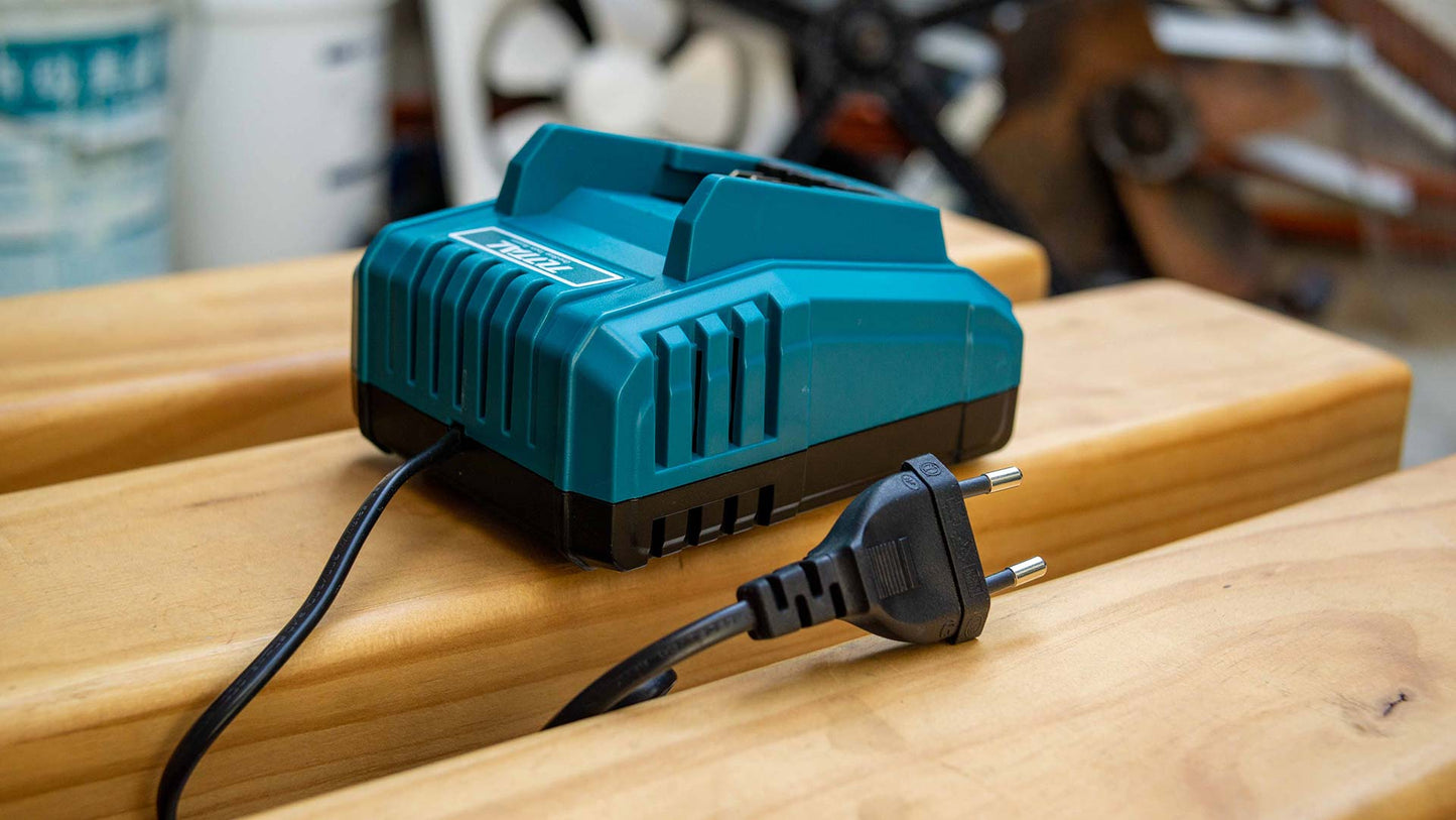 TOTAL | Chargeur intelligent rapide